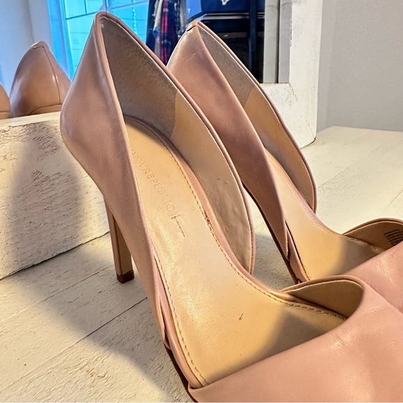 Banana Republic Pumps - 8.5 - Picture 4 of 10